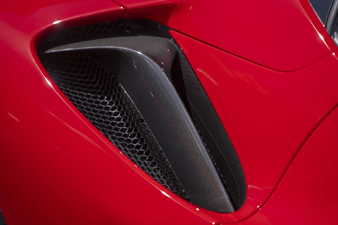 2022 Ferrari SF90 Spider - Image 19 of 31