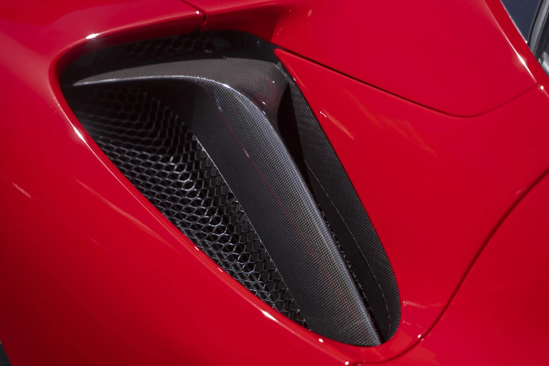 2022 Ferrari SF90 Spider - Image 19 of 31