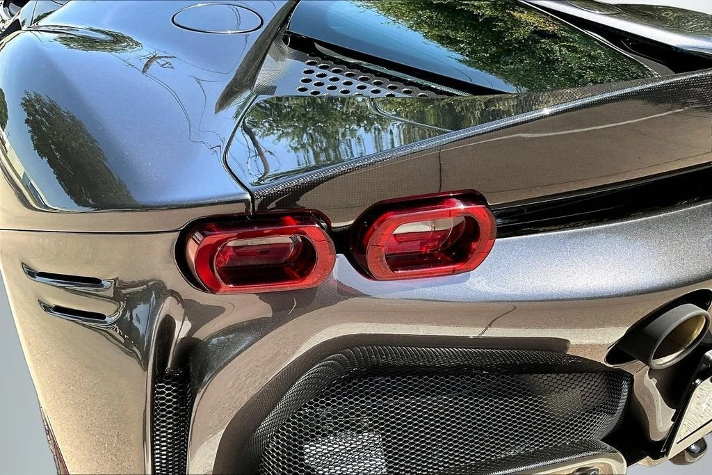 2022 Ferrari SF90 Spider - Image 20 of 31