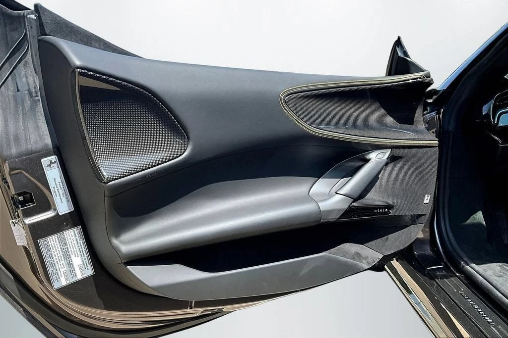2022 Ferrari SF90 Spider - Image 18 of 31