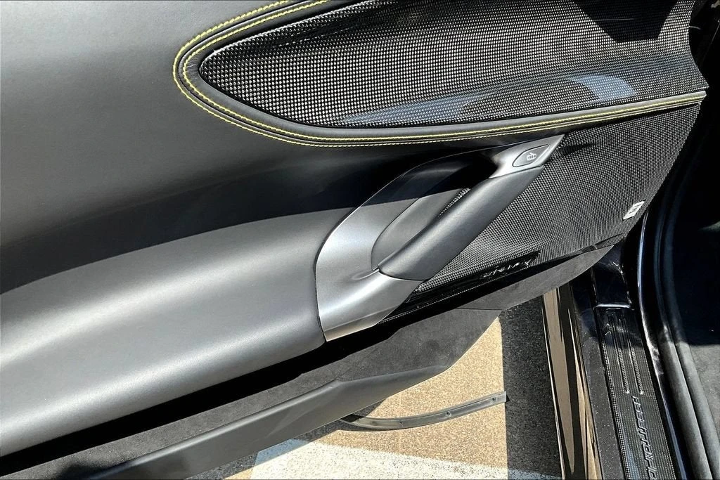 2022 Ferrari SF90 Spider - Image 30 of 31