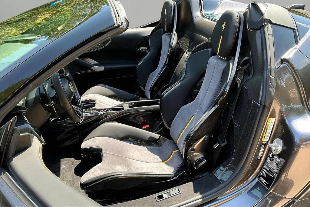 2022 Ferrari SF90 Spider - Image 19 of 31