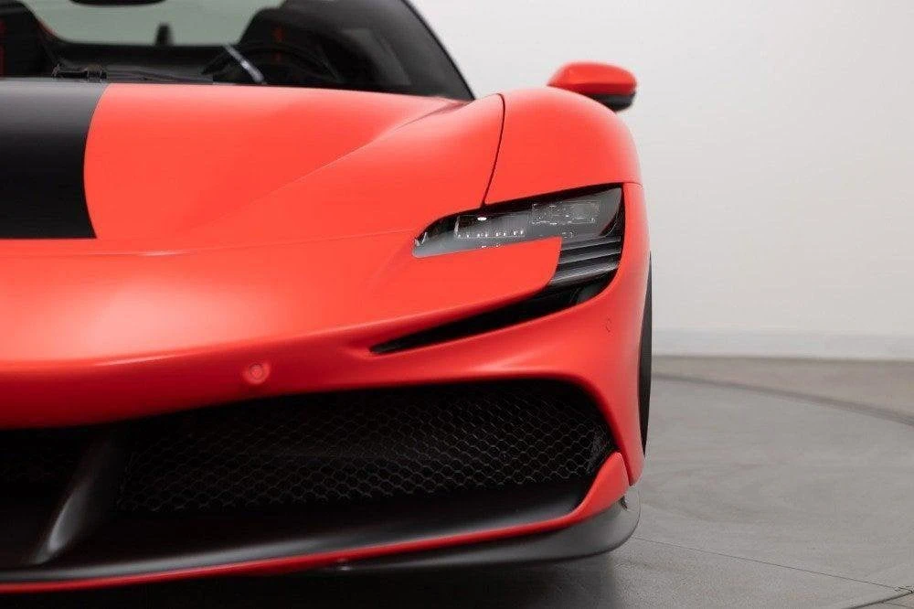 2022 Ferrari SF90 Spider - Image 28 of 31