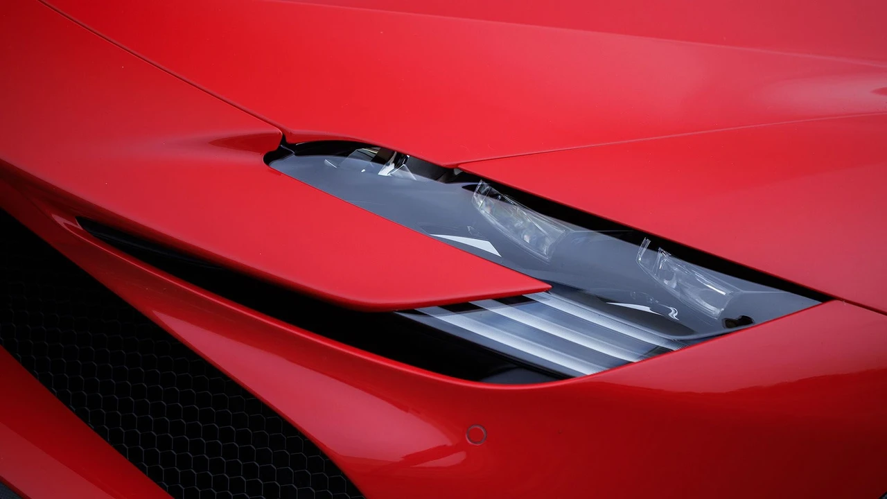 2022 Ferrari SF90 Spider - Image 28 of 31