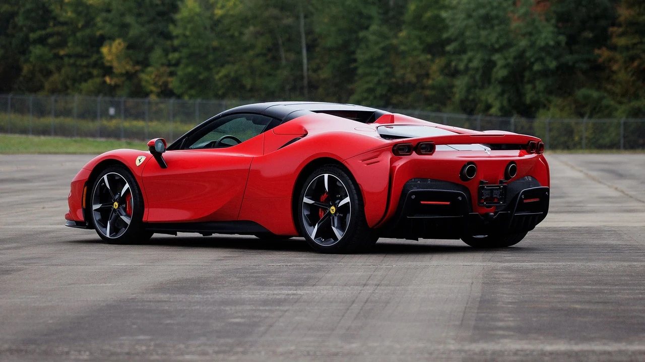 2022 Ferrari SF90 Spider - Image 3 of 31