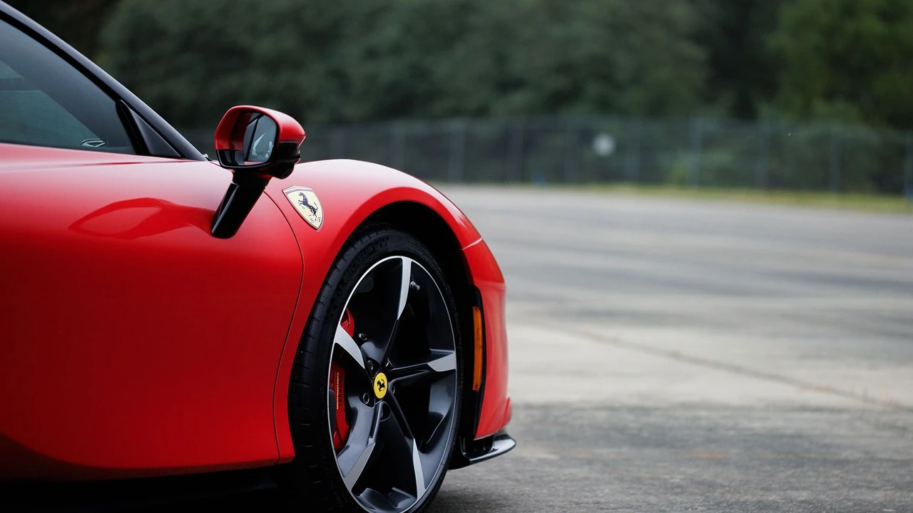 2022 Ferrari SF90 Spider - Image 26 of 31