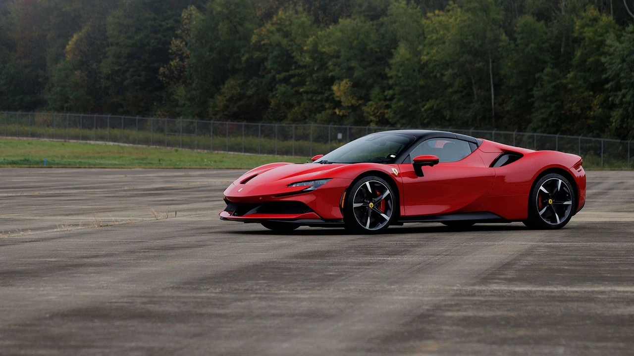 2022 Ferrari SF90 Spider - Image 10 of 31