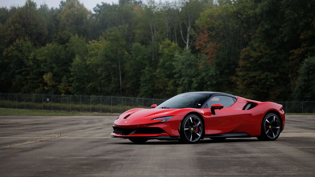 2022 Ferrari SF90 Spider - Image 8 of 31