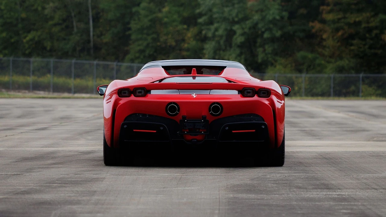 2022 Ferrari SF90 Spider - Image 5 of 31