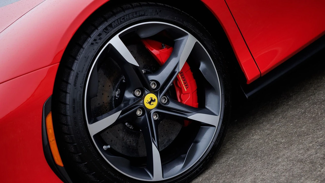 2022 Ferrari SF90 Spider - Image 29 of 31