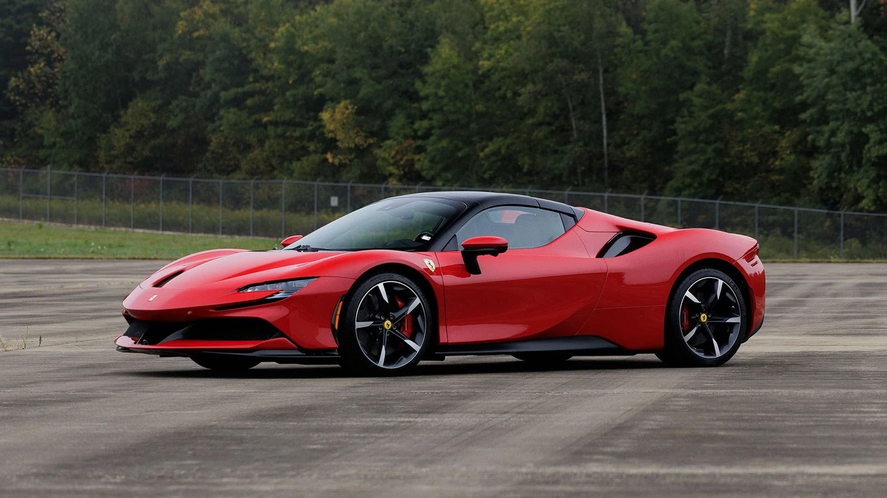 2022 Ferrari SF90 Spider - Image 22 of 31