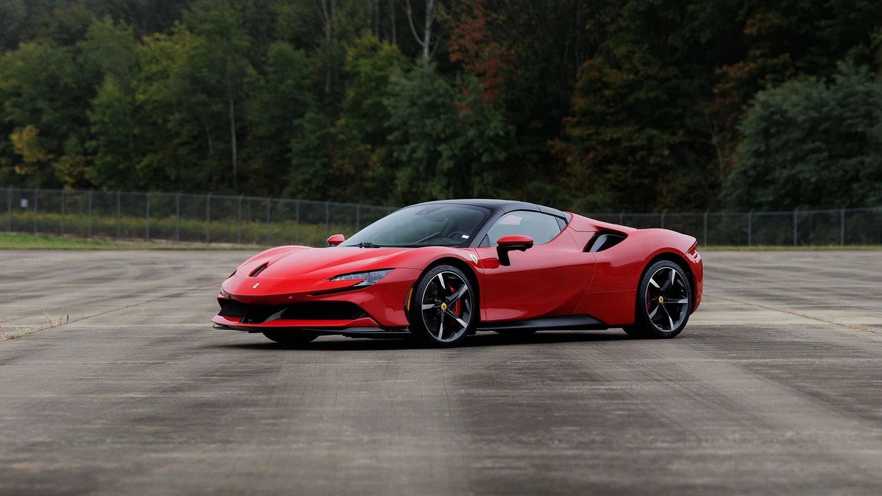 2022 Ferrari SF90 Spider - Image 6 of 31