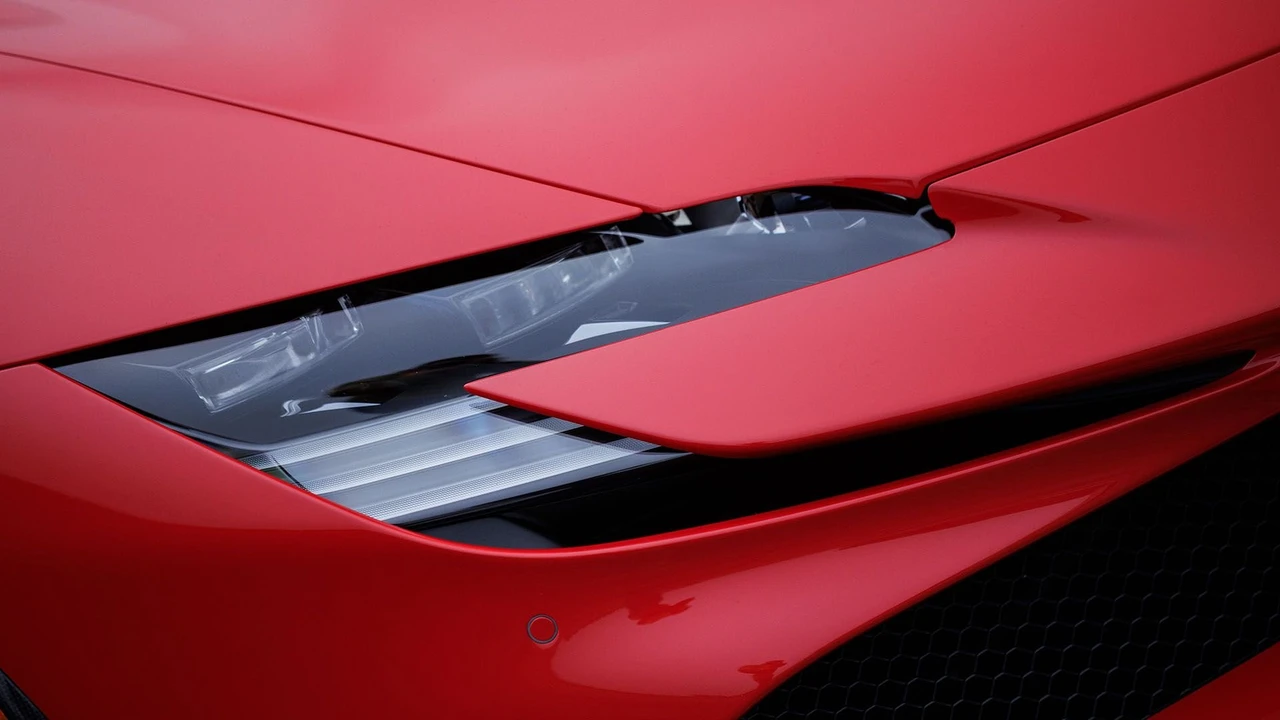 2022 Ferrari SF90 Spider - Image 24 of 31