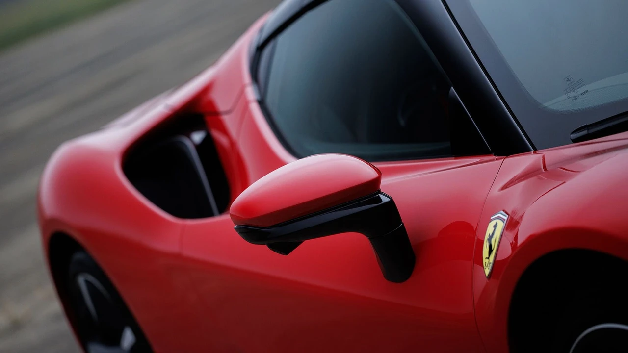 2022 Ferrari SF90 Spider - Image 30 of 31
