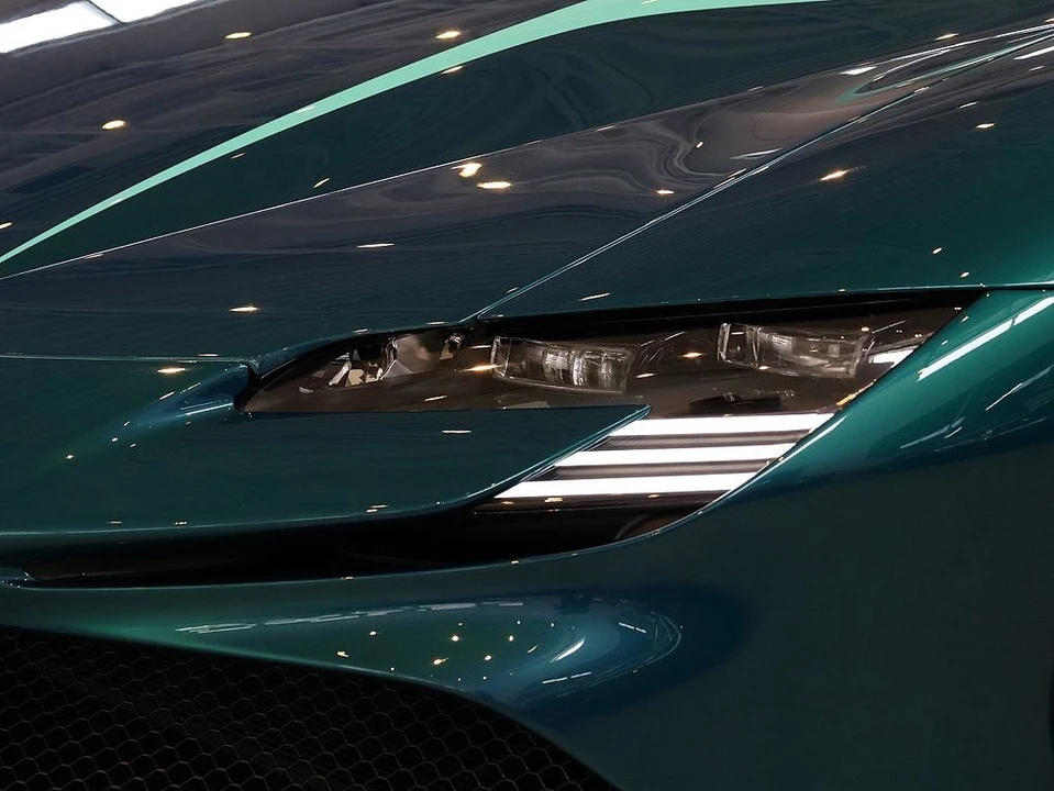 2022 Ferrari SF90 Spider - Image 25 of 31