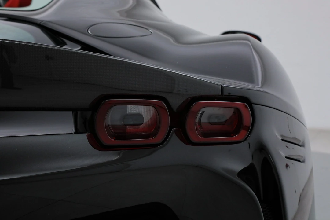 2022 Ferrari SF90 Spider - Image 20 of 31