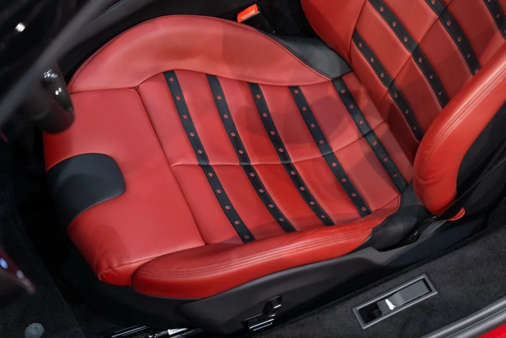 2022 Ferrari SF90 Spider - Image 28 of 31