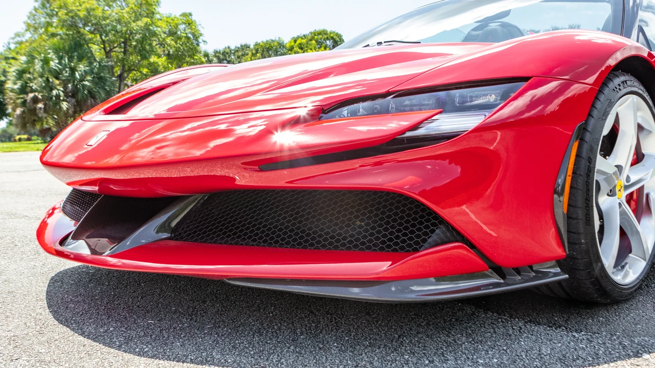 2022 Ferrari SF90 Spider - Image 18 of 31