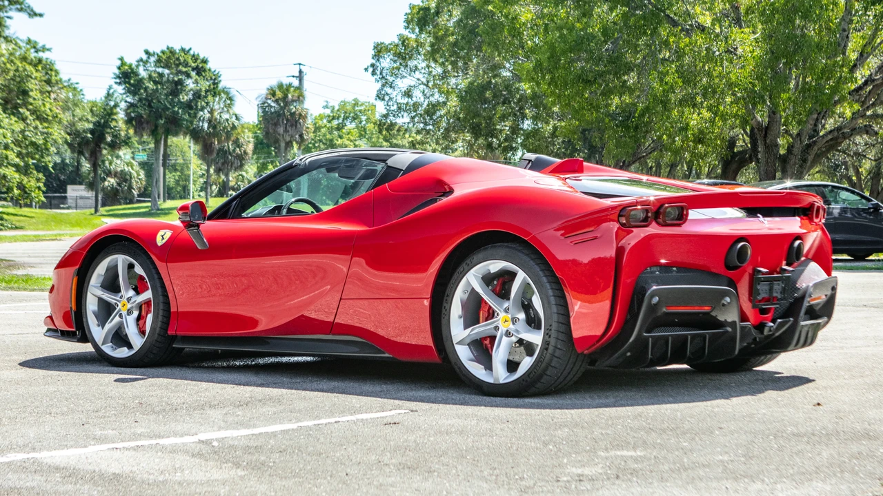 2022 Ferrari SF90 Spider - Image 11 of 31