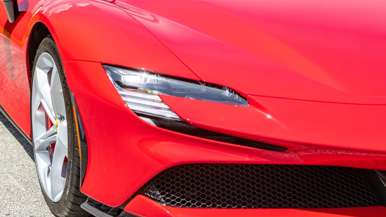 2022 Ferrari SF90 Spider - Image 29 of 31
