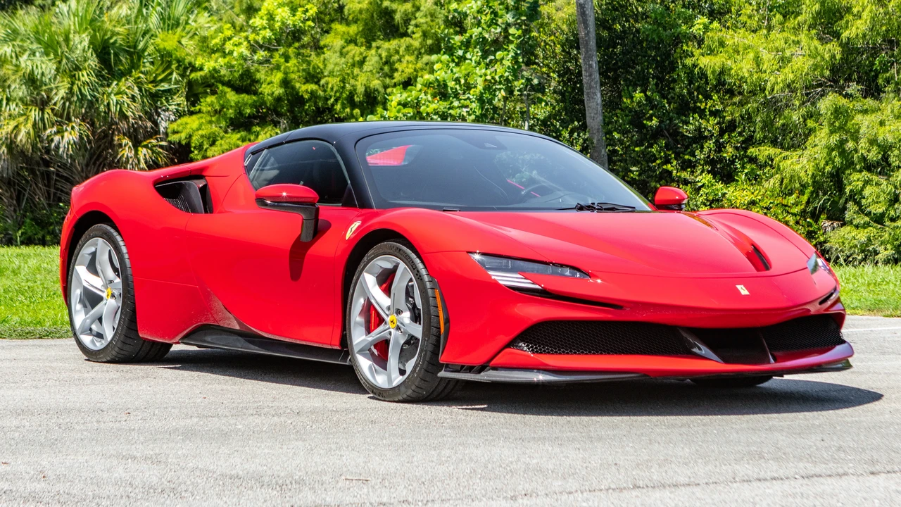 2022 Ferrari SF90 Spider - Image 7 of 31
