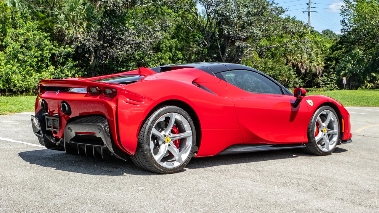 2022 Ferrari SF90 Spider - Image 6 of 31