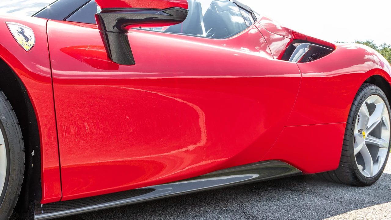 2022 Ferrari SF90 Spider - Image 25 of 31