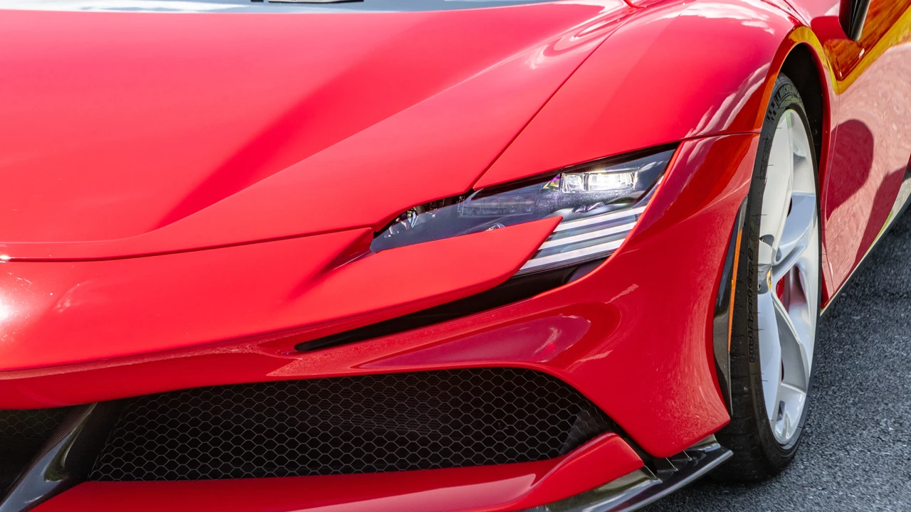 2022 Ferrari SF90 Spider - Image 30 of 31