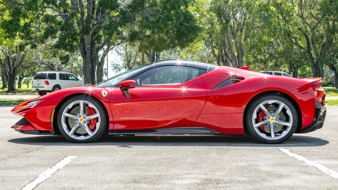 2022 Ferrari SF90 Spider - Image 3 of 31