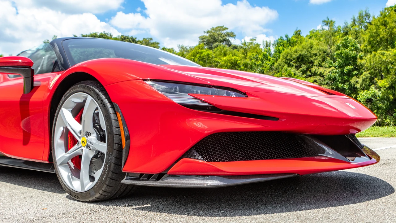 2022 Ferrari SF90 Spider - Image 19 of 31