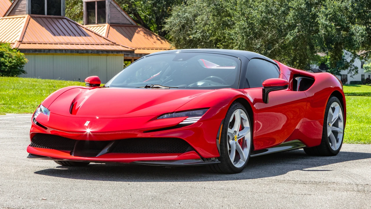 2022 Ferrari SF90 Spider - Image 2 of 31