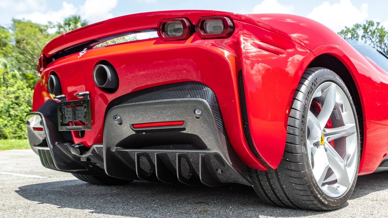 2022 Ferrari SF90 Spider - Image 21 of 31