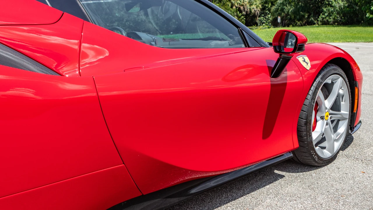 2022 Ferrari SF90 Spider - Image 24 of 31