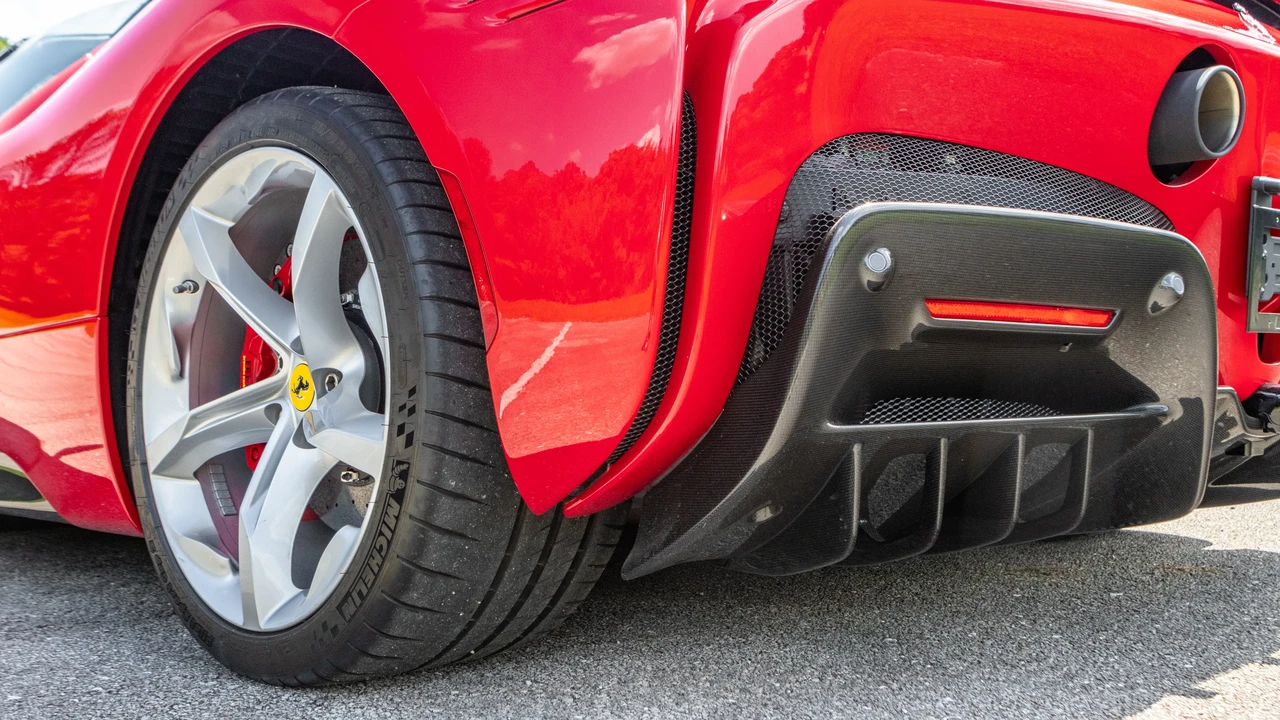 2022 Ferrari SF90 Spider - Image 20 of 31