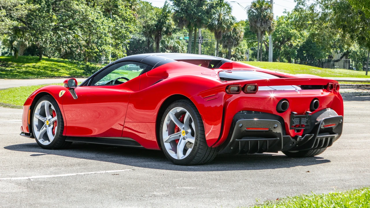 2022 Ferrari SF90 Spider - Image 4 of 31