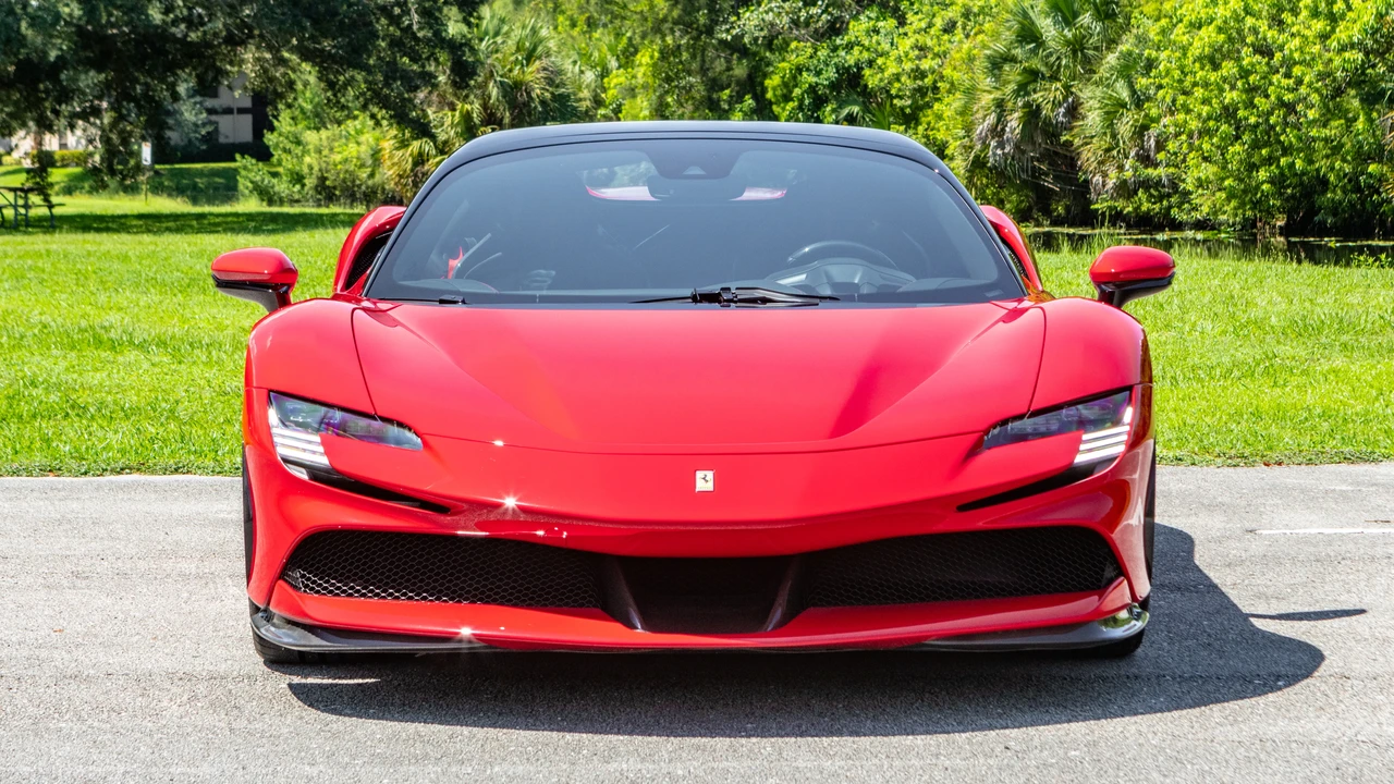 2022 Ferrari SF90 Spider - Image 8 of 31