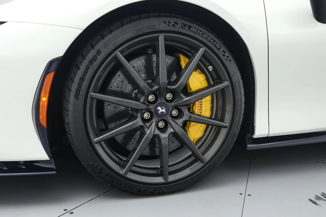 2022 Ferrari SF90 Spider - Image 16 of 31