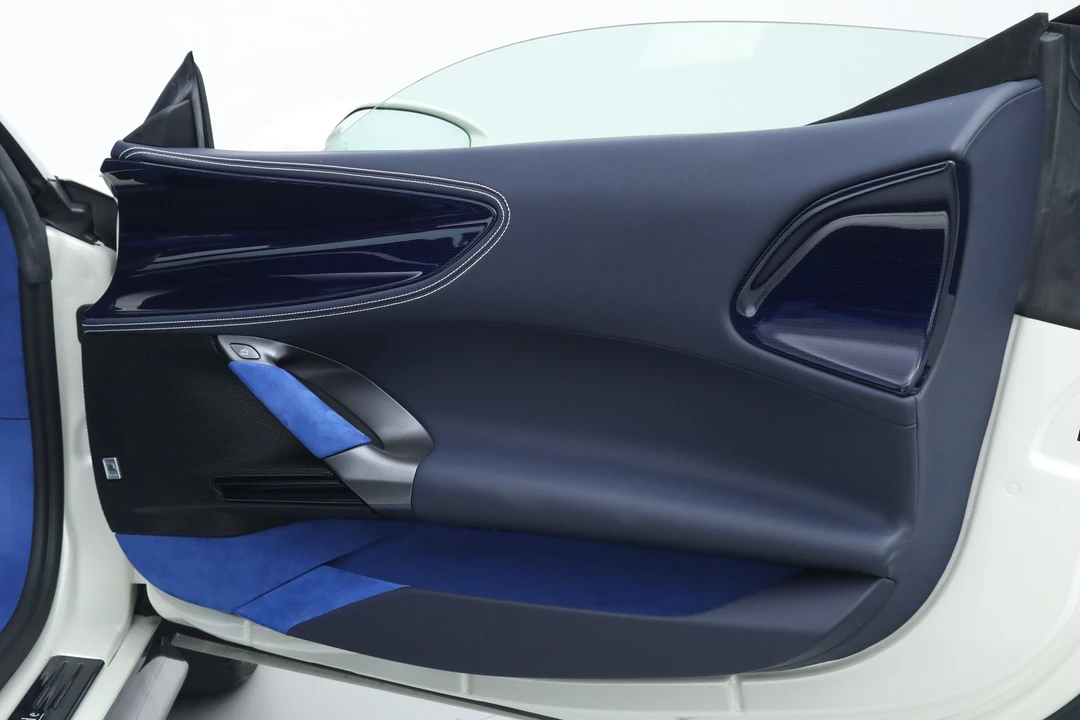 2022 Ferrari SF90 Spider - Image 19 of 31