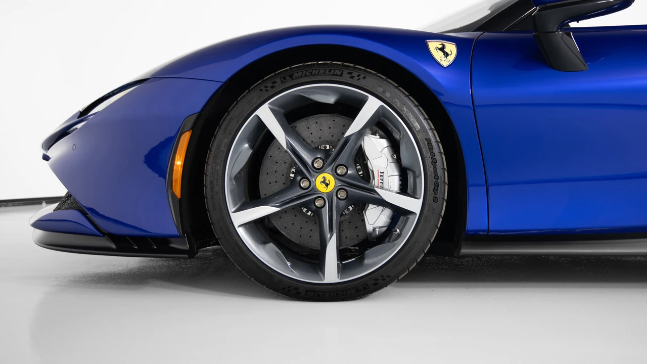 2022 Ferrari SF90 Spider - Image 29 of 31