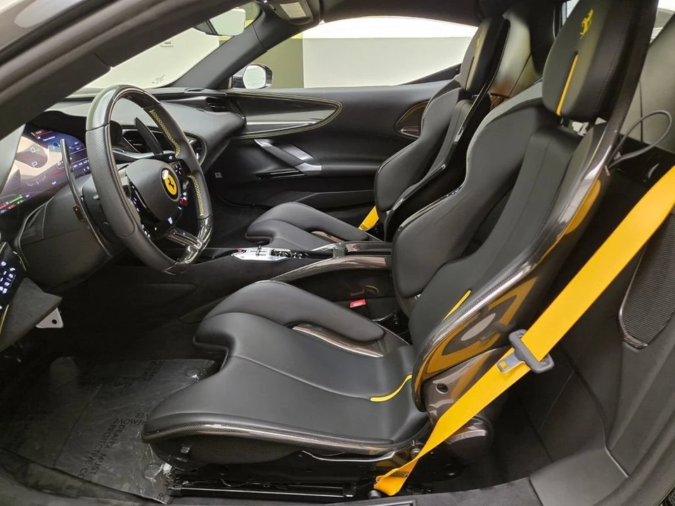 2022 Ferrari SF90 Spider - Image 18 of 31