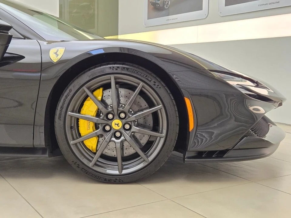 2022 Ferrari SF90 Spider - Image 8 of 31