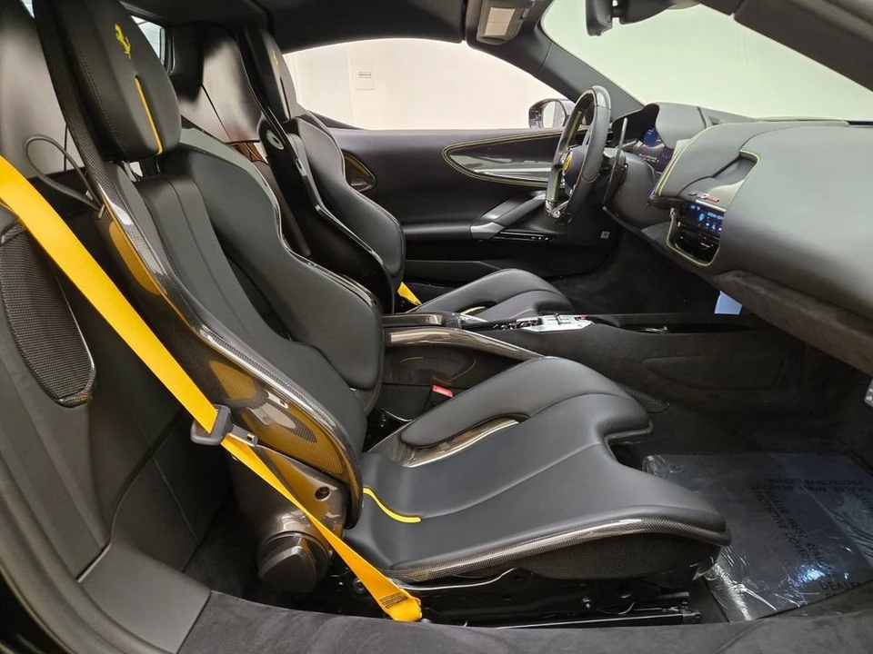 2022 Ferrari SF90 Spider - Image 22 of 31