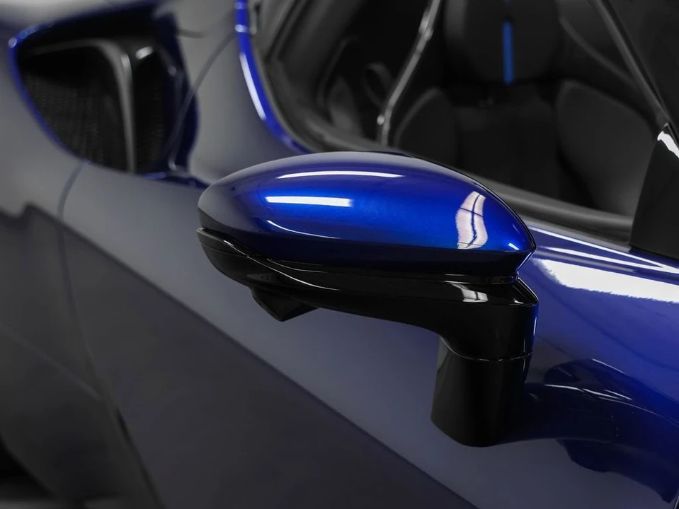 2022 Ferrari SF90 Spider - Image 8 of 31