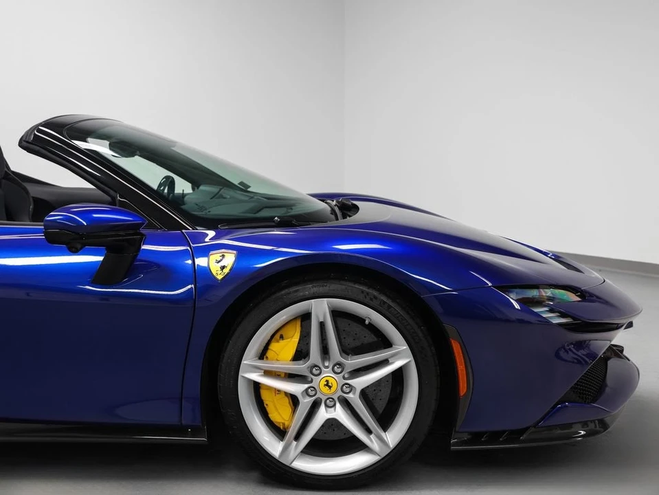 2022 Ferrari SF90 Spider - Image 5 of 31