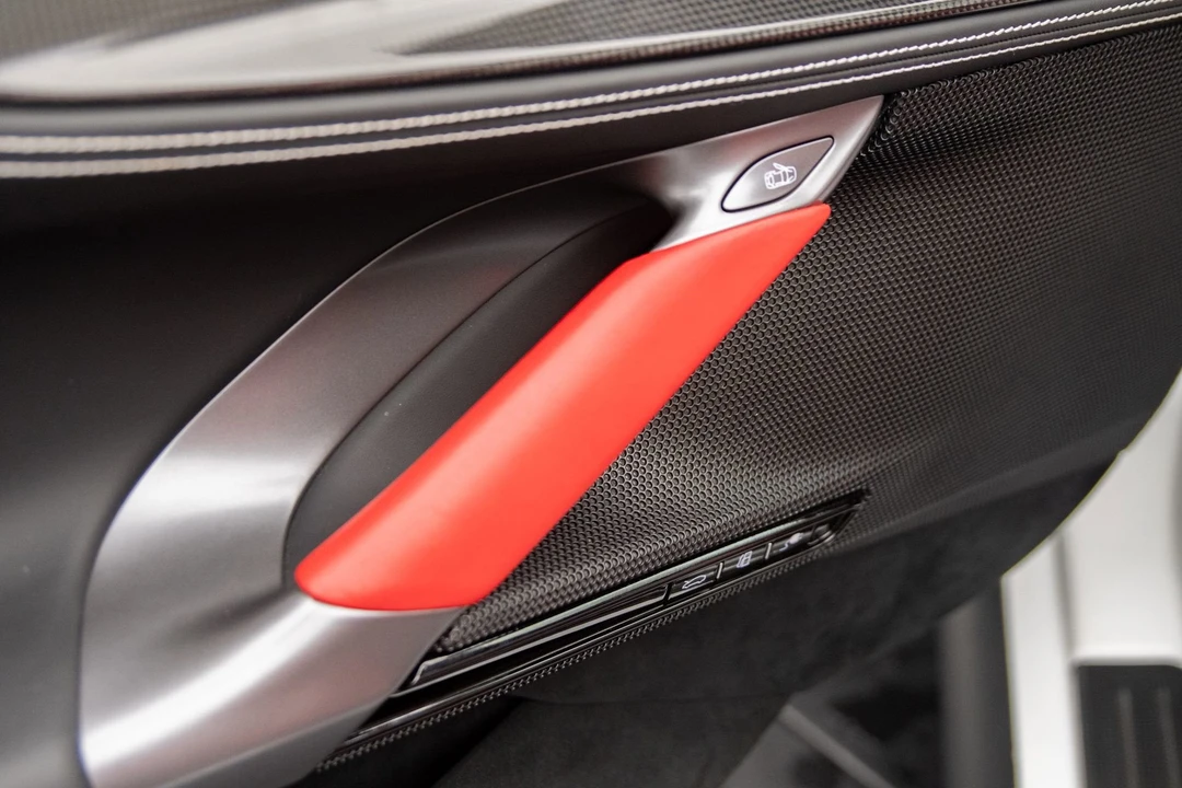 2022 Ferrari SF90 Spider - Image 28 of 31