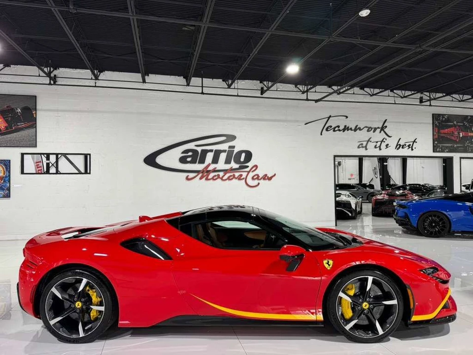 2022 Ferrari SF90 Spider - Image 16 of 31