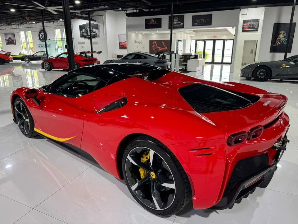 2022 Ferrari SF90 Spider - Image 13 of 31