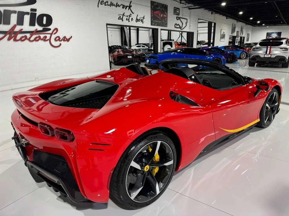 2022 Ferrari SF90 Spider - Image 7 of 31