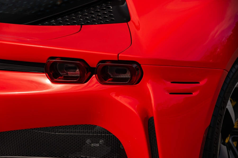 2022 Ferrari SF90 Spider - Image 19 of 31