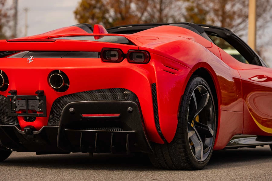 2022 Ferrari SF90 Spider - Image 18 of 31